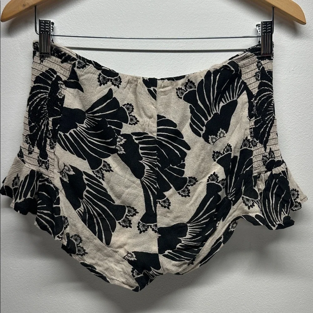 Free People Shorts Elastic Stretch Waist Floral Ruffle Smocked Black Cream Small